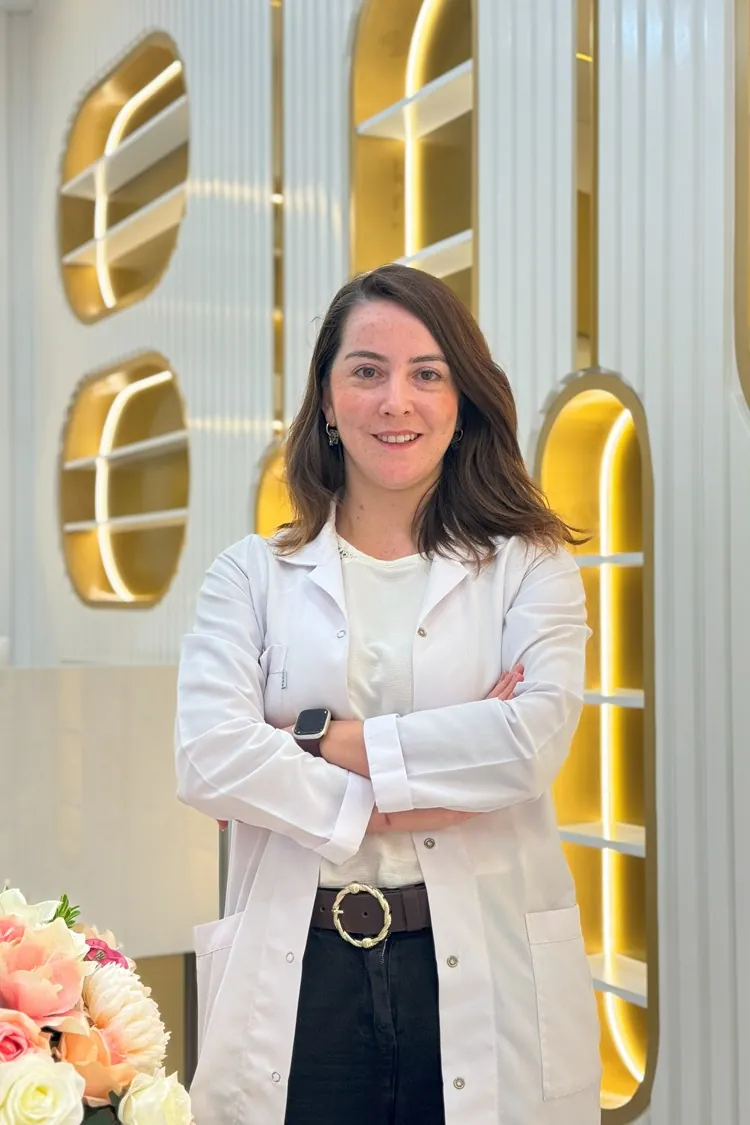 Dr. ECE KALAFATLAR GÜL